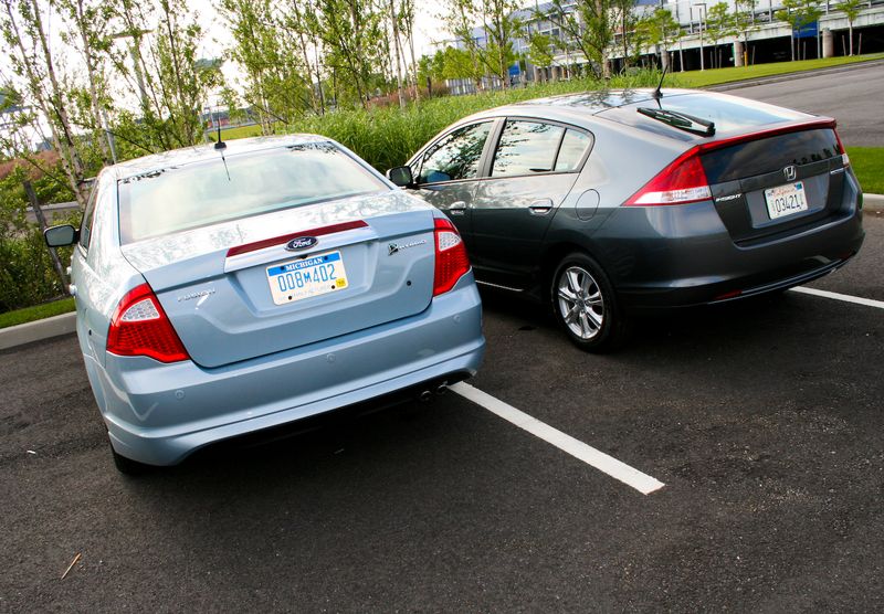 Illustration for article titled Hybrid Car Wars: Honda Insight Vs. Ford Fusion Hybrid